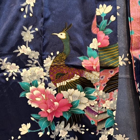 Beautiful floral robe - Picture 3 of 4